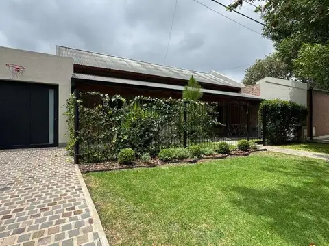 VENTA/ CASA / BARRIO PIZZURNO / RAFAELA