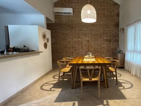 VENTA/ CASA / BARRIO PIZZURNO / RAFAELA