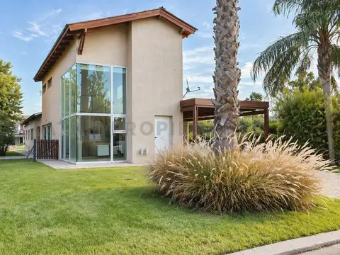 Casa en Alquiler en Funes Hills Miraflores