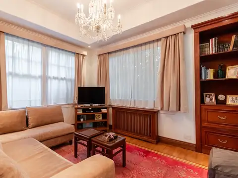 Casa en Venta con 10 cocheras