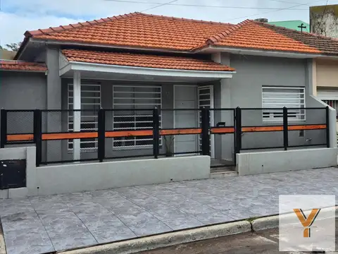 Casa en venta - 2 Dormitorios 2 Baños - Necochea