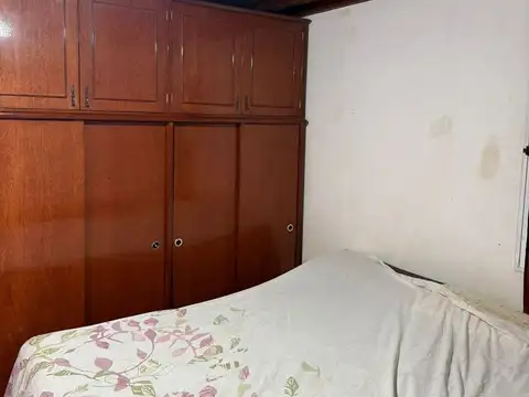 VENTA CASA DOS DORMITORIOS - BARRIO OESTE