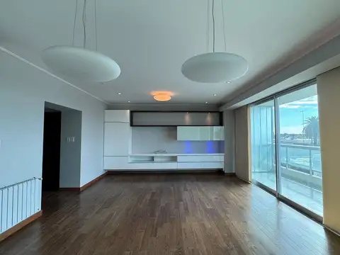 VENTA/ SEMIPISO 3 DORMITORIOS /CENTRO