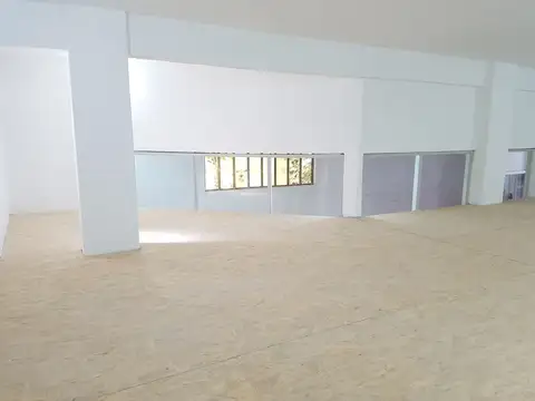 Melón Gil y Av. Del Libertador 200