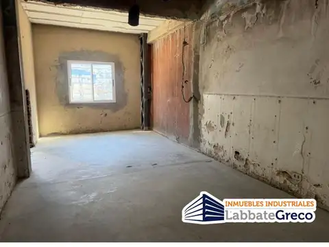 Galpon en Venta 12,16  mts Fondo