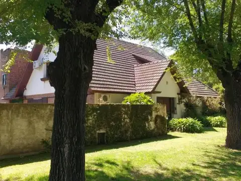 Casa en Venta en General Las Heras, USD 250.000