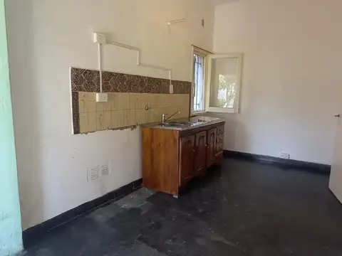 Casa 3 ambientes con 1 baño