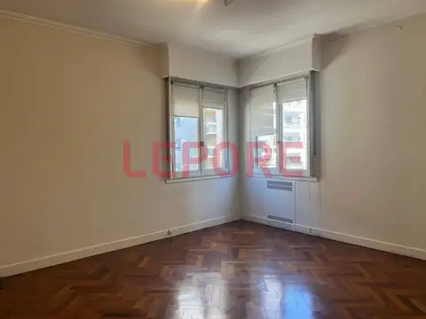 6° piso al frente con vista abierta en Viamonte y Callao