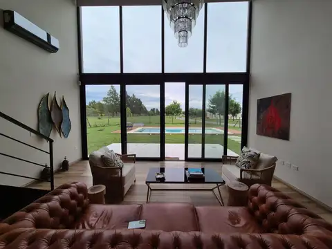 VENTA - ALQUILER Casa en San Sebastián Diseño - 4 ambientes