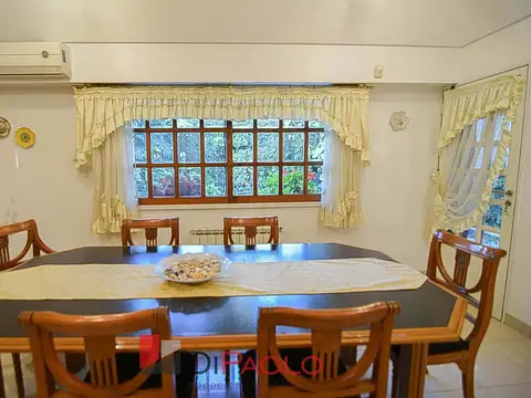 Depto Tipo Casa 4 ambientes con 3 baños