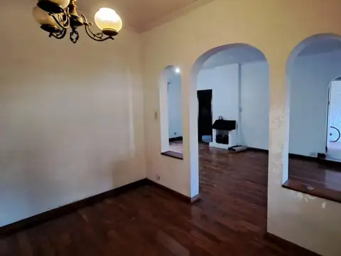 Depto Tipo Casa en Venta en Castelar Norte, USD 125.000