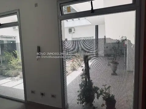 48 entre 2 y 3 300, Piso PB