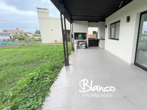 Casa en Venta en Pilar del Este - San Ramiro, USD 209.000
