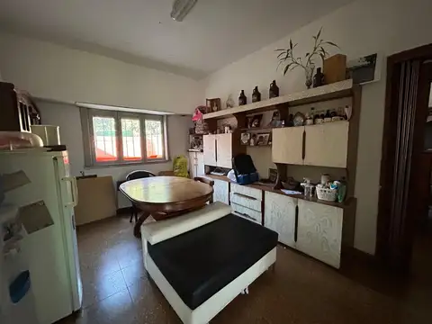 VENTA CASA 4 AMBIENTES SAN MARTIN COCHERA JARDIN