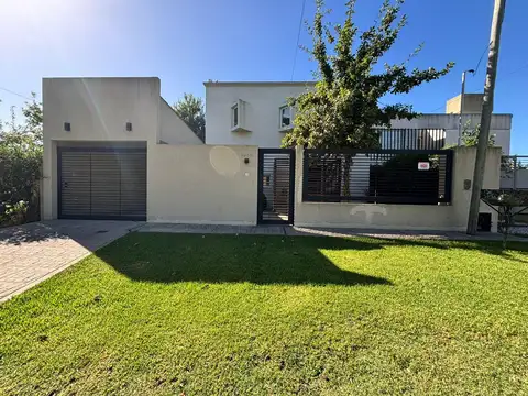 Venta de casa entre caminos Villa elisa