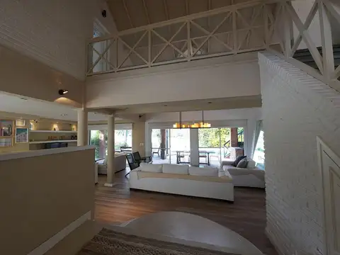 Casa en Alquiler al Este