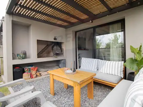 Depto Tipo Casa 5 ambientes con 2 baños