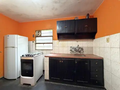 Venta Casa 2 Dormitorios Cochera Patio en La Union