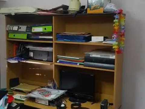 Sobre 4 lotes Venta Chalet 3 ambientes CON QUINCHO PISCINA Y CANCHA DE PADDLE