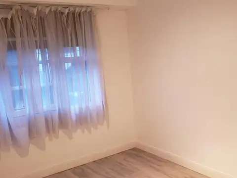 Depto Tipo Casa en Alquiler con 1 cocheras