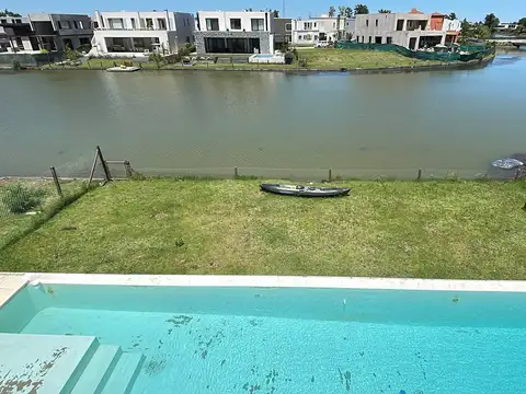 Laguna Grande, Villanueva 100