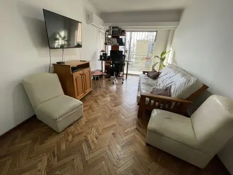 Pellegrini 1700, Piso 11
