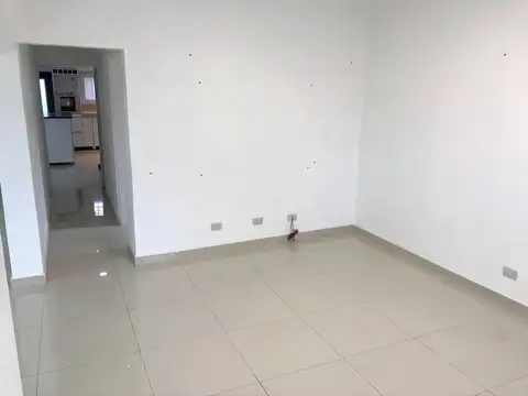 Casa en Alquiler con 3 cocheras
