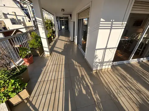Departamento 4 ambientes con 3 baños