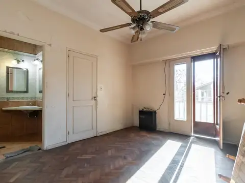 Oficina 6 ambientes con 3 baños