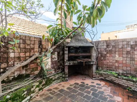 Ideal departamento u oficina en venta en pleno Martínez sobre la Av. Libertador del lado del Río.