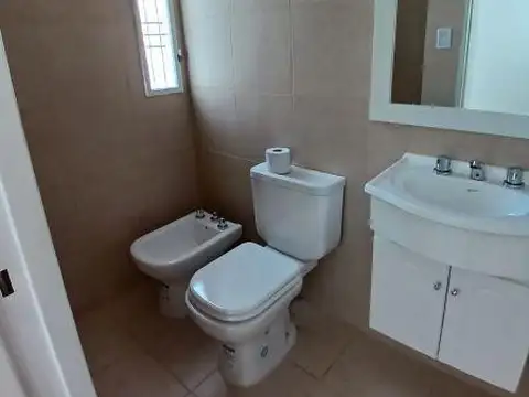 Depto Tipo Casa 3 ambientes con 2 baños