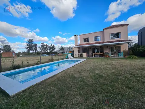 Casa 4 ambientes con 3 baños