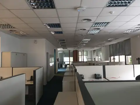 Oficina en Alquiler en Olivos Maipu/Uzal, USD 21.000