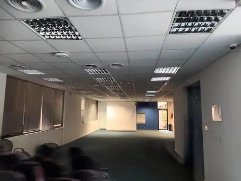Oficina en Vicente López - Uzal y Paraná a metros de San Isidro