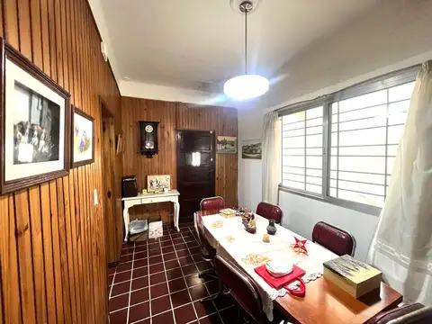 Casa en Venta con 3 cocheras