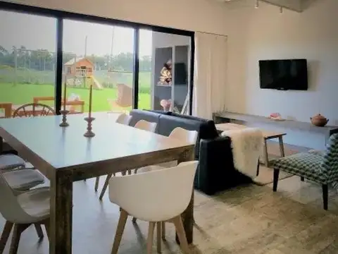 Casa en venta - 2 Dormitorios 2 Baños - Chapadmalal