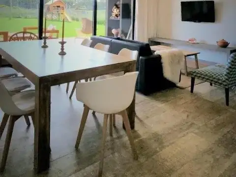 Casa en venta - 2 Dormitorios 2 Baños - Chapadmalal
