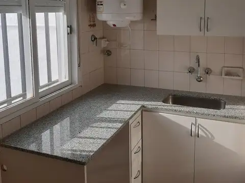 Depto Tipo Casa 2 ambientes con 1 baño