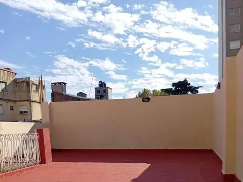 Venta PH 2 Ambientes Lanus con parrila y terraza