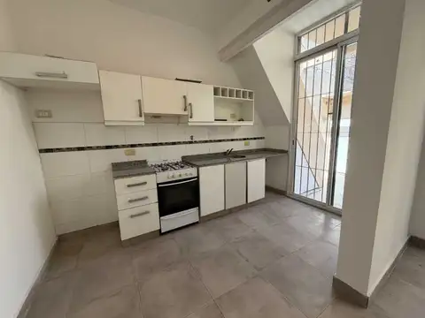 Depto Tipo Casa 2 ambientes con 1 baño