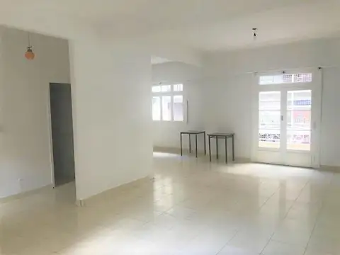 ALQUILER COMERCIAL BELGRANO 2 PLANTAS Y TERRAZA