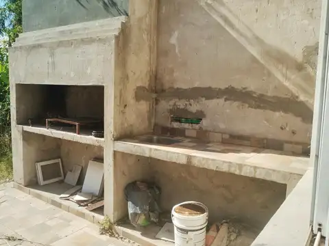 Casa 5 ambientes con 1 baño