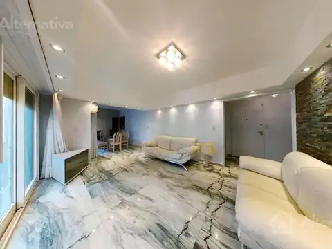 Mansilla  al 2400 entre Av. Pueyrredon y Larrea