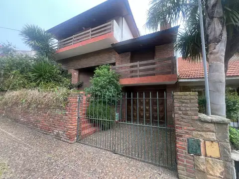 Chalet de 6 Amb. en 3 Niveles - Punta Mogotes