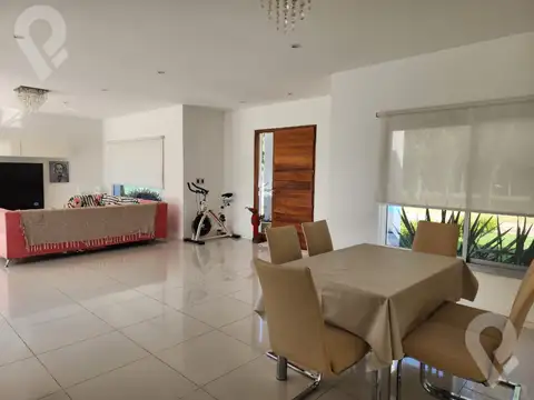 Casa en Alquiler en Countries y Barrios Cerrados en Ezeiza, USD 1.700