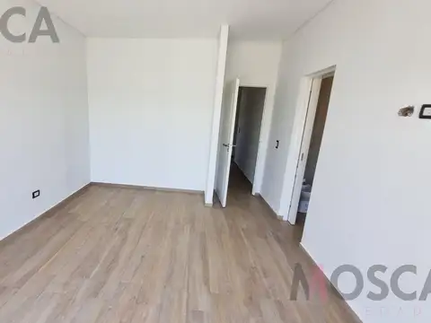 Casa con PILETA - BARRIO CERRADO LUJAN