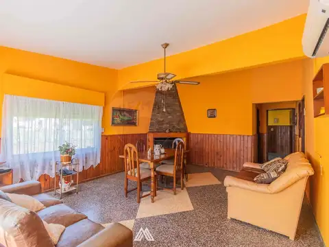 Venta de campo 3 Ha. con 2 casas cerca de Pando