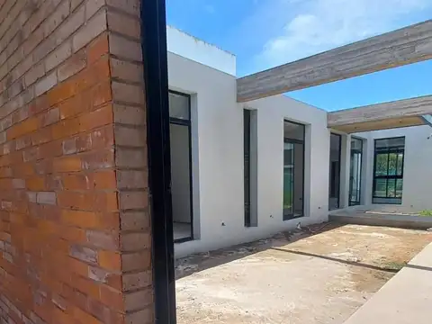 Casa de 3 dormitorios con pileta en Gorina