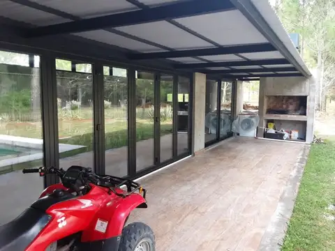 Casa 5 ambientes con 3 baños