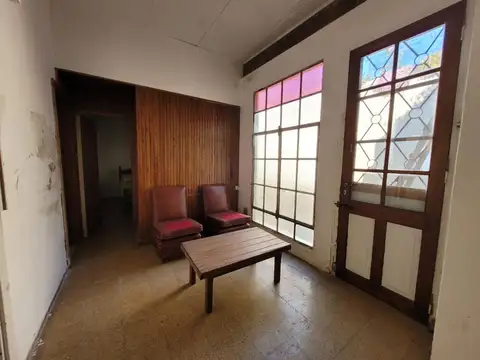 Casa  y Dos Locales Comerciales en Venta en Zarate